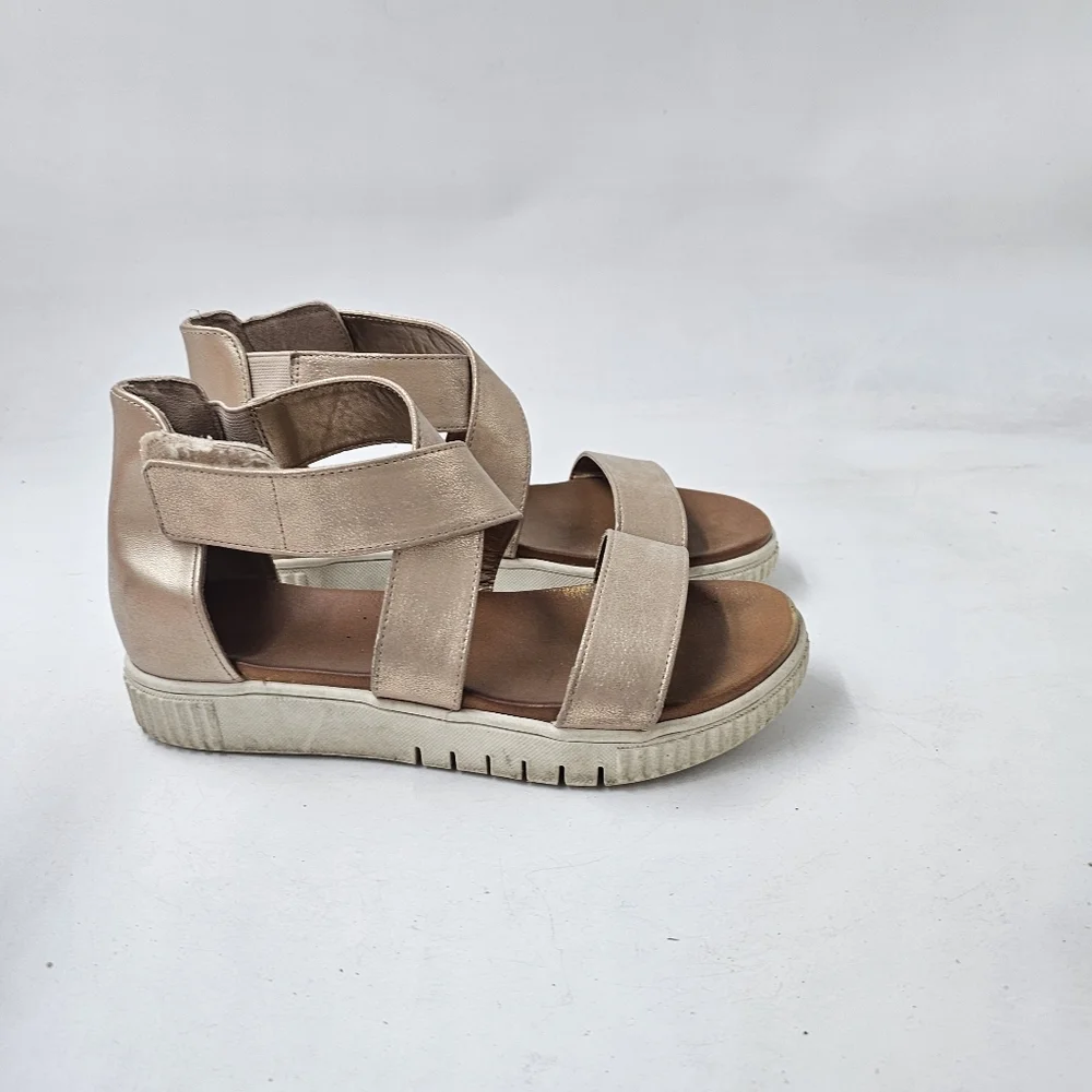MIA Kids Minka Platform Sandals Rose Gold Metallic Girls Size 5
